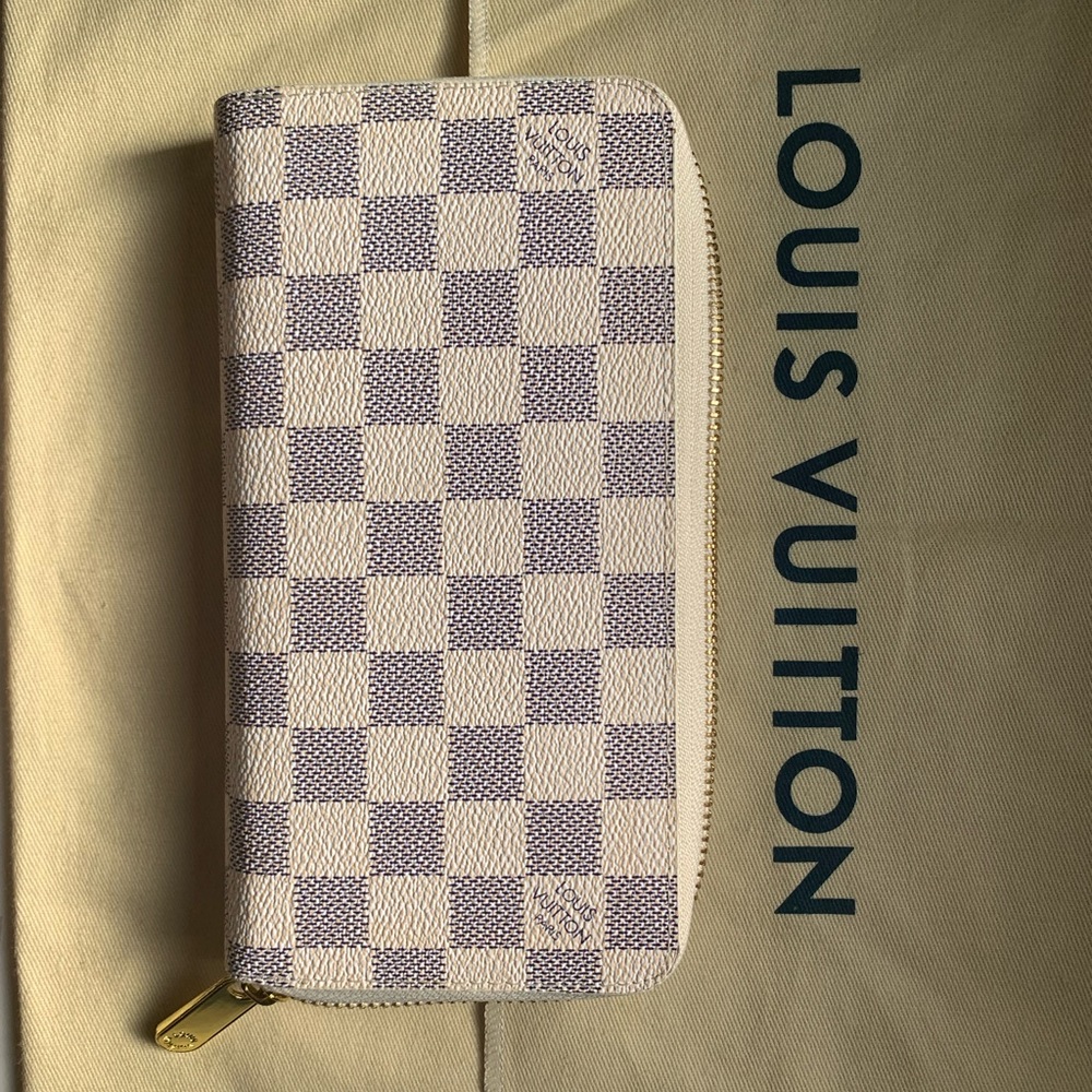 “Designer” wallet . Never used.